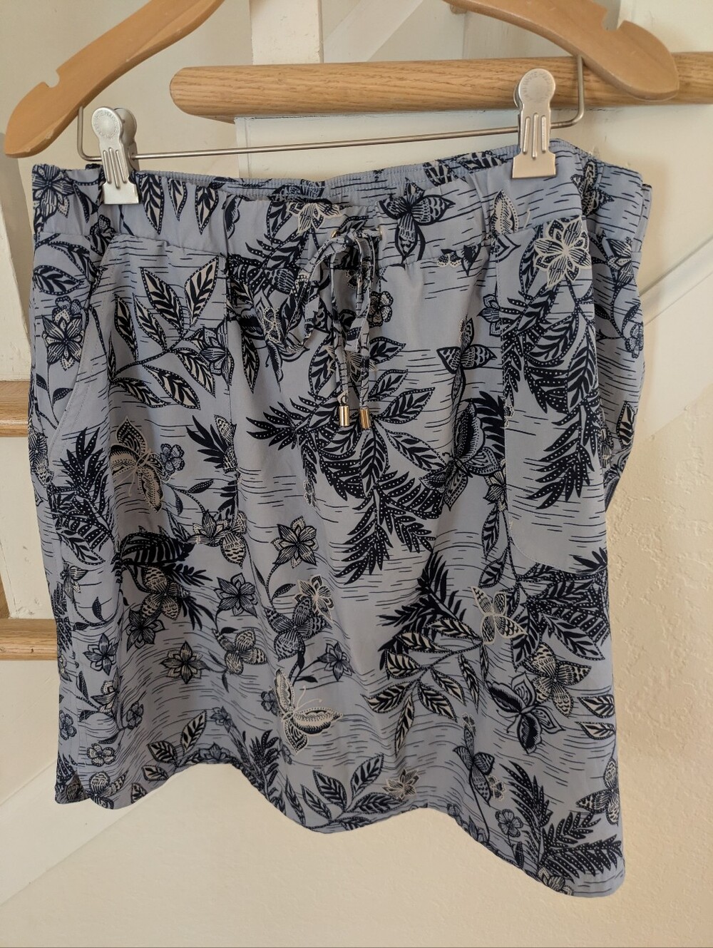 Chico's Zenergy - Blue Floral Skort - Chico's Size 2.5 (Size 14) - Stretch